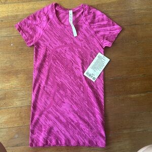 Lululemon swiftly tech short sleeve